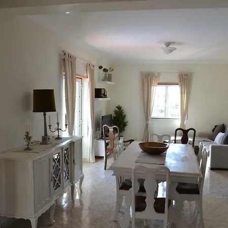 Casa de Férias Yellow House Ericeira