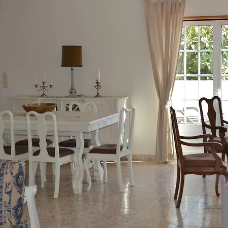 Casa de Férias Yellow House Ericeira *