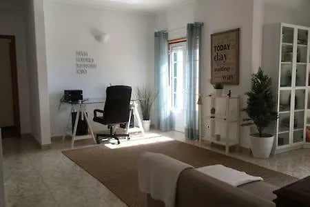 Casa de Férias Yellow House Ericeira Santo Isidoro