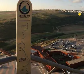 Yellow House Ericeira בית נופש *