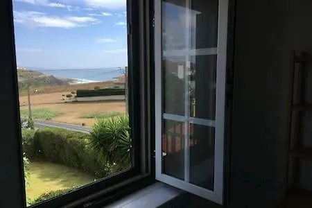 Yellow House Ericeira בית נופש